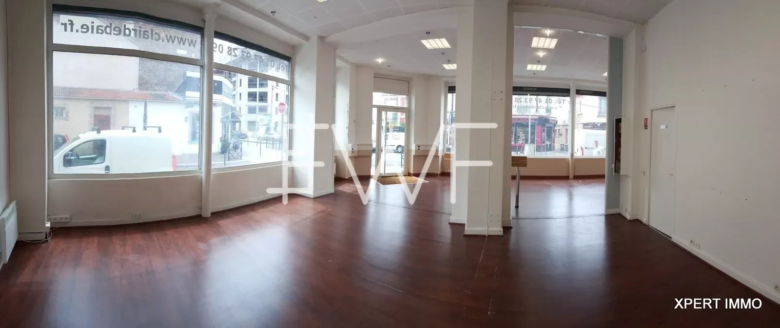 
                                                Location
                                                 Emplacement n° 1 : Boutique d'Angle 170m²