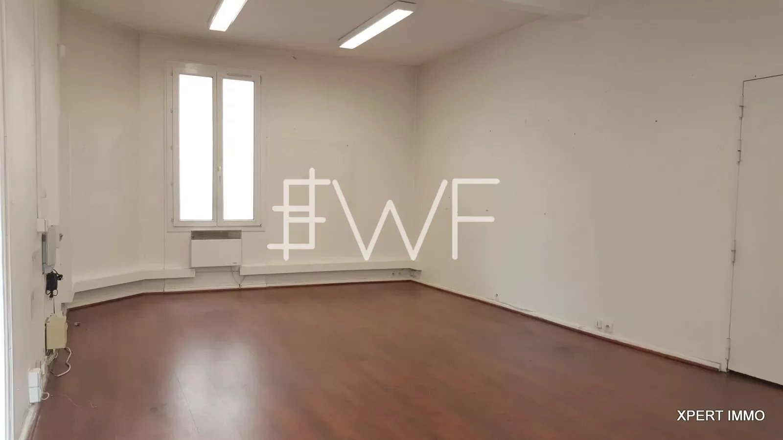 
                                                Location
                                                 Emplacement n° 1 : Boutique d'Angle 170m²