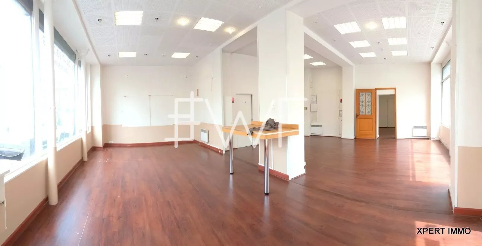 
                                                Location
                                                 Emplacement n° 1 : Boutique d'Angle 170m²