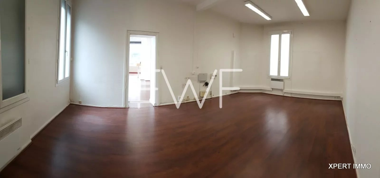 
                                                Location
                                                 Emplacement n° 1 : Boutique d'Angle 170m²