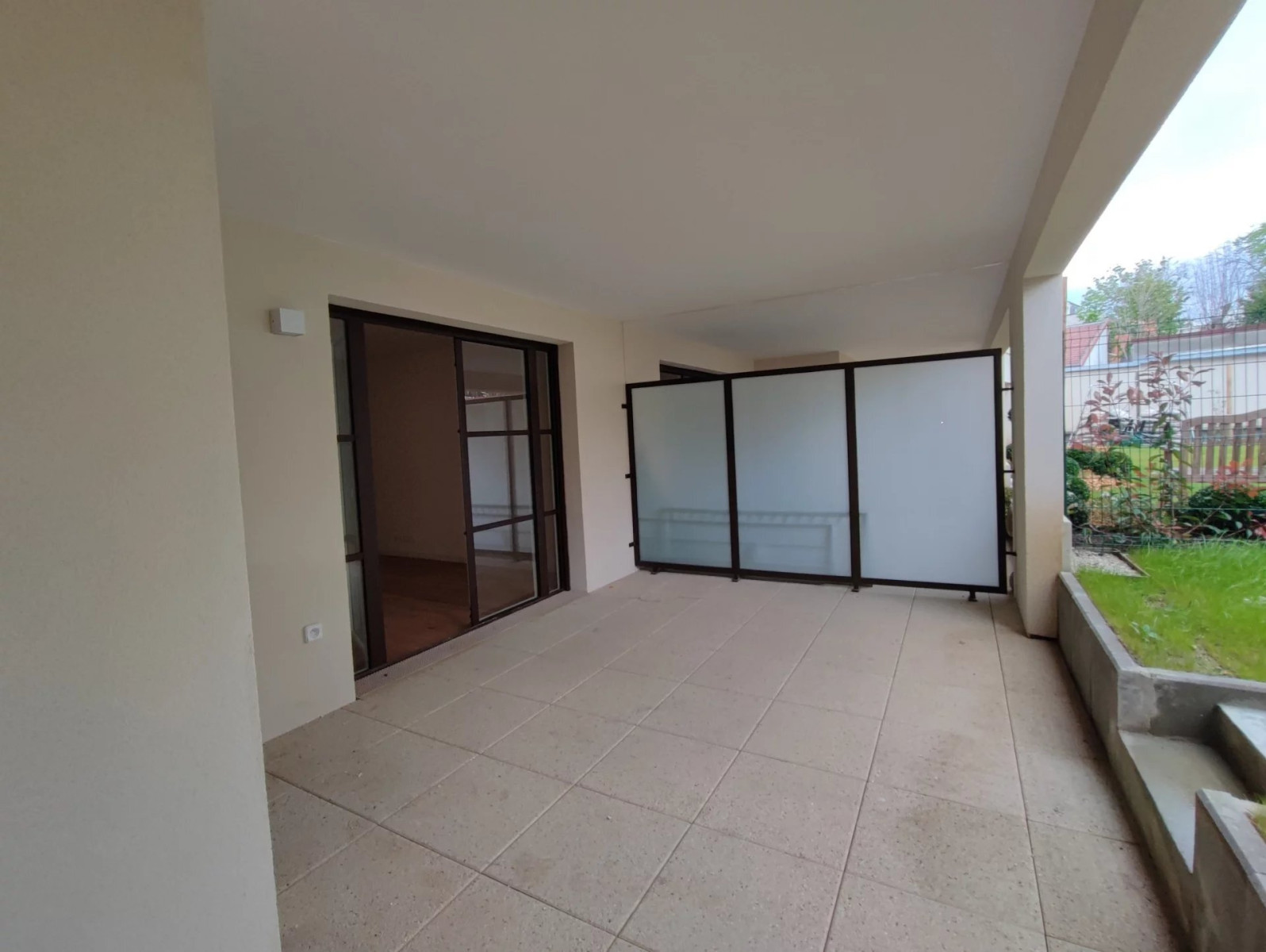 
                                                Location
                                                 Emplacement n°1 pour ce bel appartement avec jardin privatif