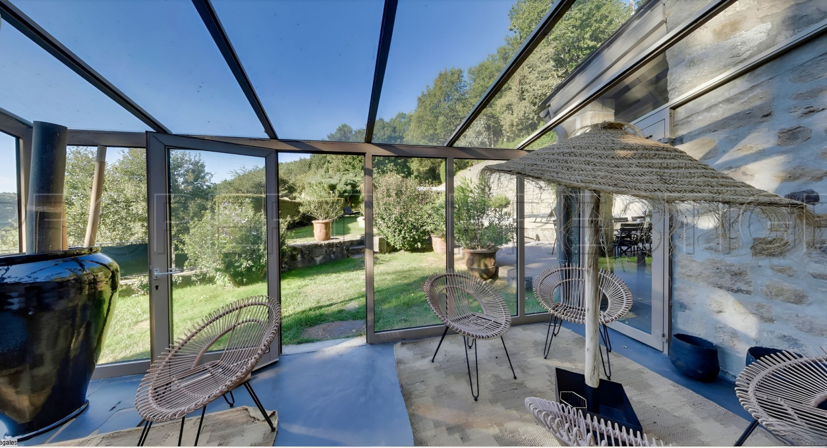 
                                                Vente
                                                 En Ardèche Mas de Caractère sur 13 Ha