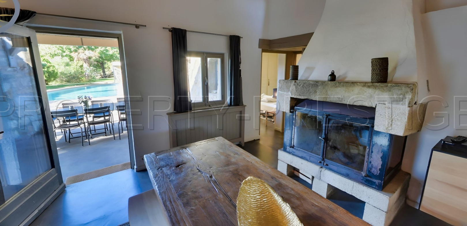 
                                                Vente
                                                 En Ardèche Mas de Caractère sur 13 Ha