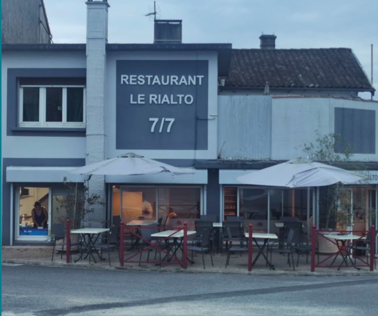 
                                                Vente
                                                 EN EXCLUSIVITÉ – IMMEUBLE MIXTE À SAINT-SAVIN