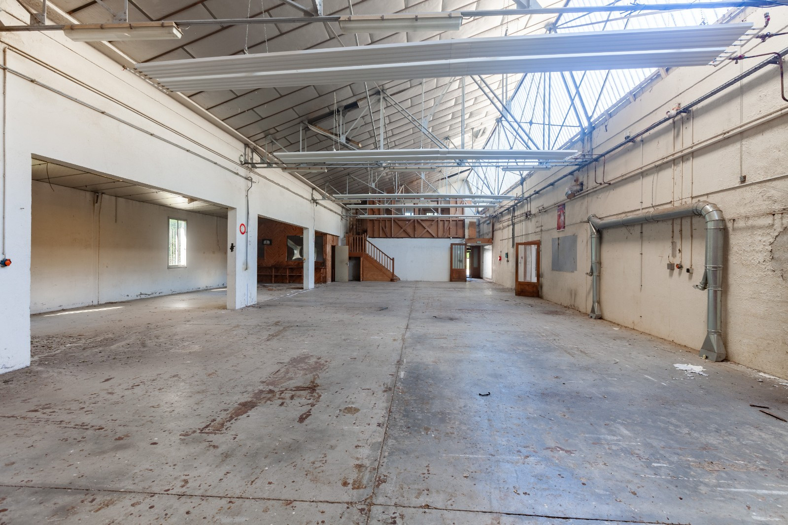 
                                                Vente
                                                 Ensemble de 12 bâtiments à Decazeville  (12)