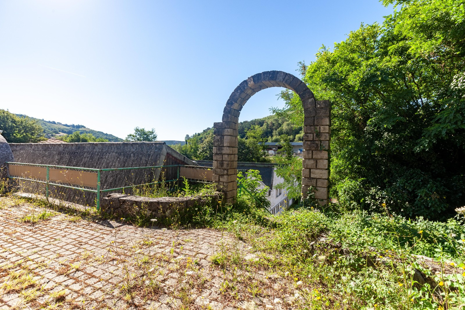 
                                                Vente
                                                 Ensemble de 12 bâtiments à Decazeville  (12)