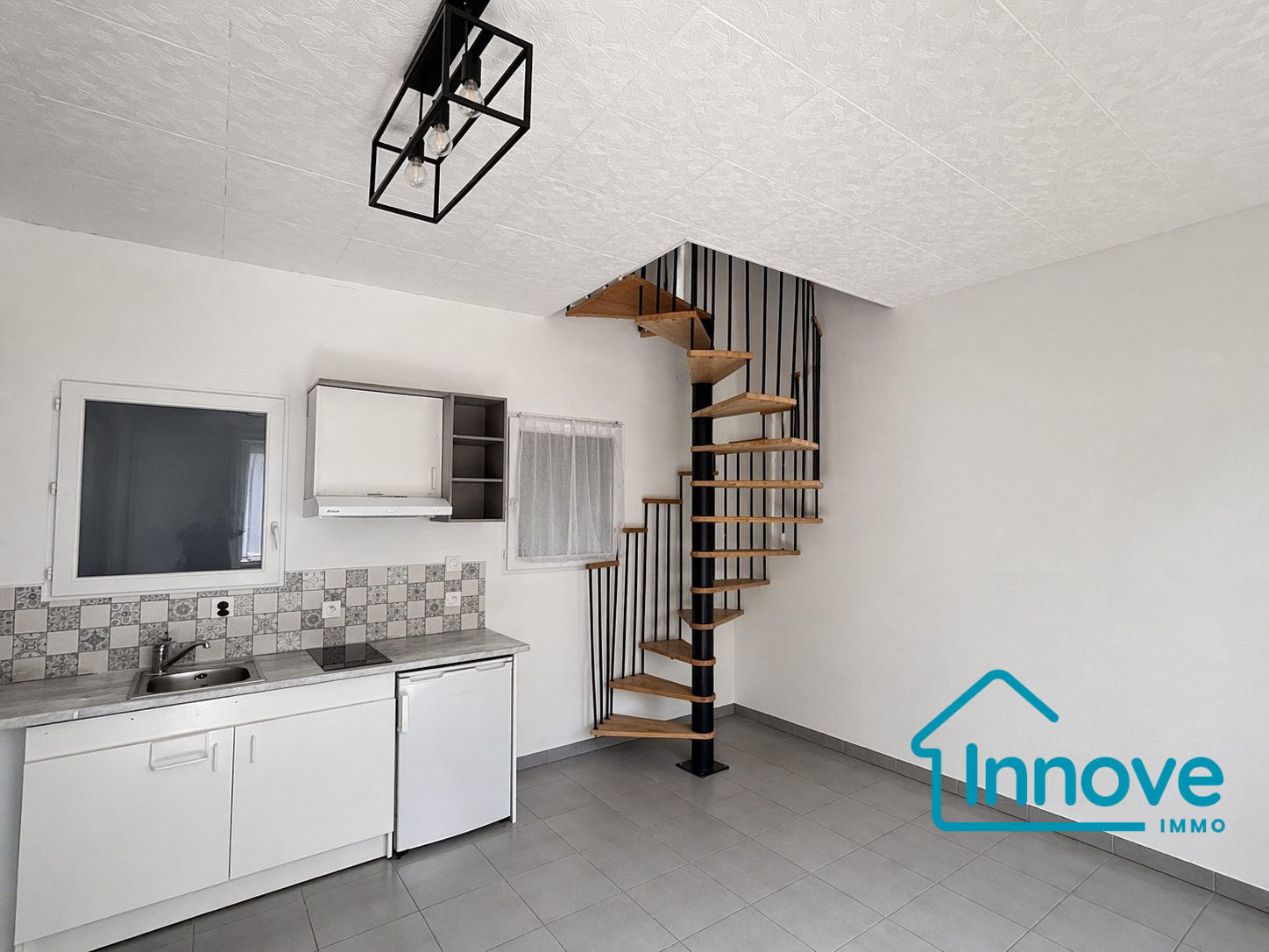 
                                                Vente
                                                 Ensemble de 3 appartements vendus loués