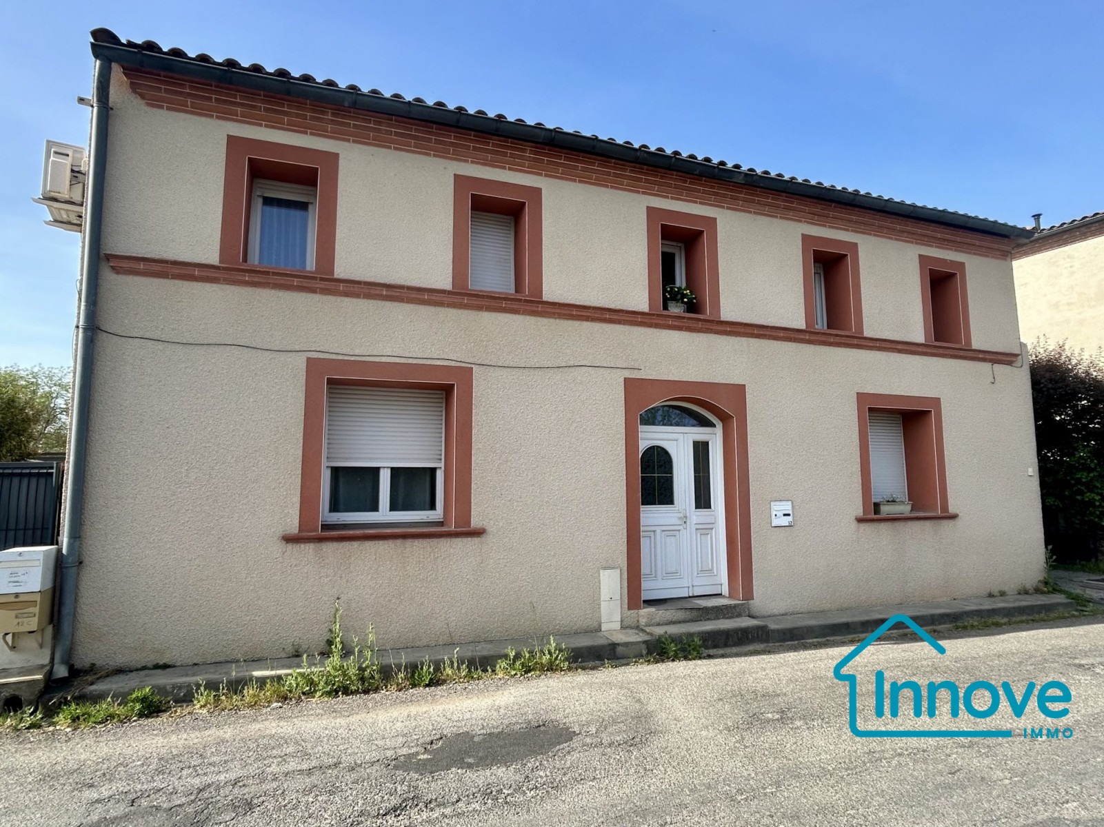 
                                                Vente
                                                 Ensemble de 3 appartements vendus loués