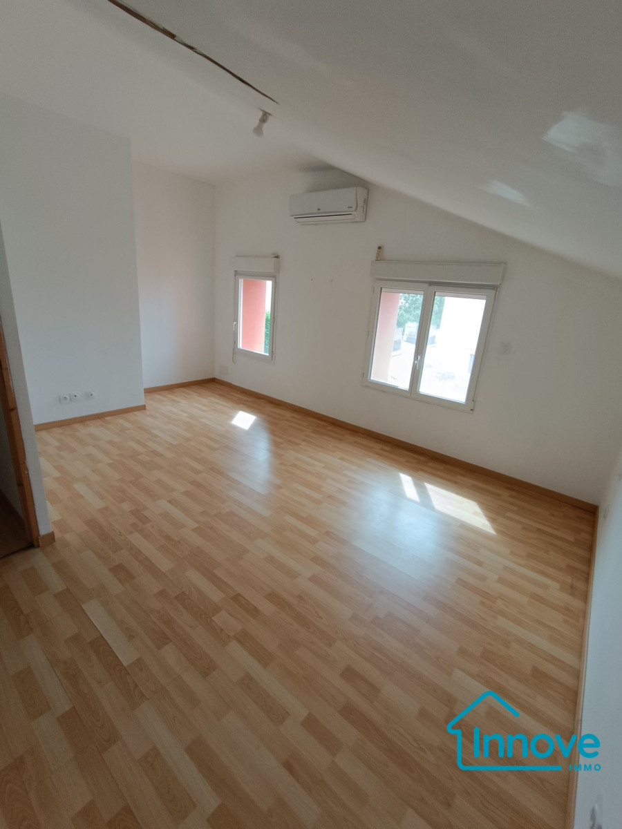 
                                                Vente
                                                 Ensemble de 3 appartements vendus loués