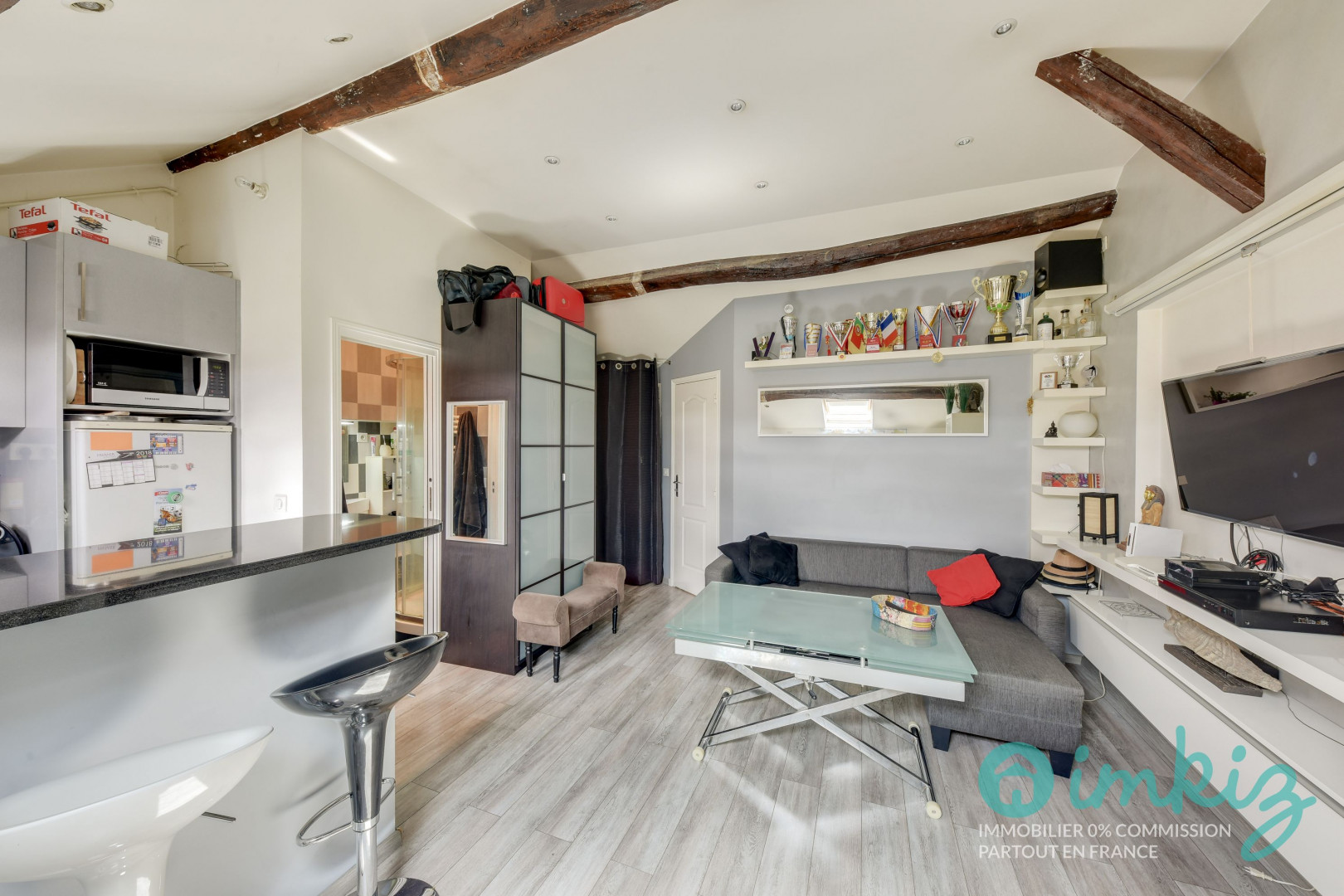 
                                                Vente
                                                 Ensemble de 4 appartements séparés de 2 pièces chacun