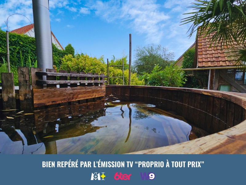 
                                                Vente
                                                 Ensemble de deux maisons avec piscine naturelle, dépendances et terrain de plus de 20 ares