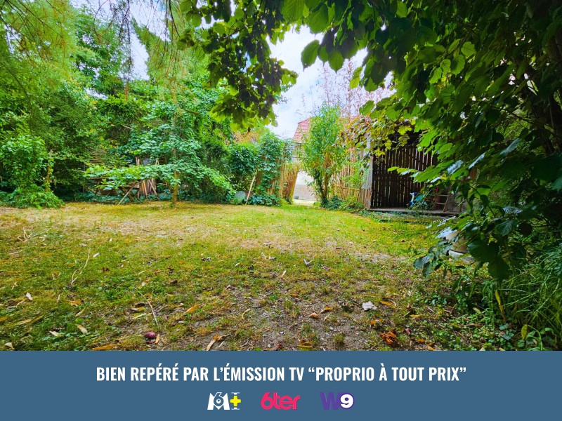 
                                                Vente
                                                 Ensemble de deux maisons avec piscine naturelle, dépendances et terrain de plus de 20 ares