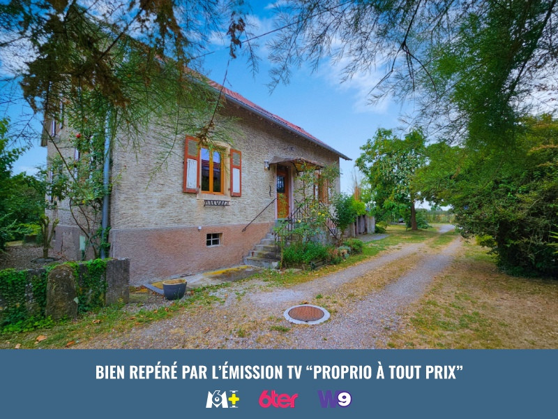 
                                                Vente
                                                 Ensemble de deux maisons avec piscine naturelle, dépendances et terrain de plus de 20 ares