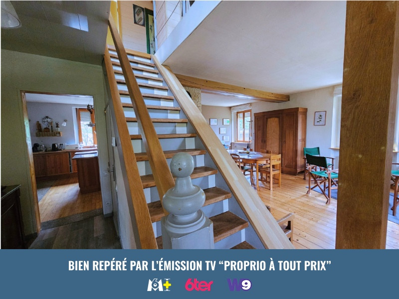 
                                                Vente
                                                 Ensemble de deux maisons avec piscine naturelle, dépendances et terrain de plus de 20 ares