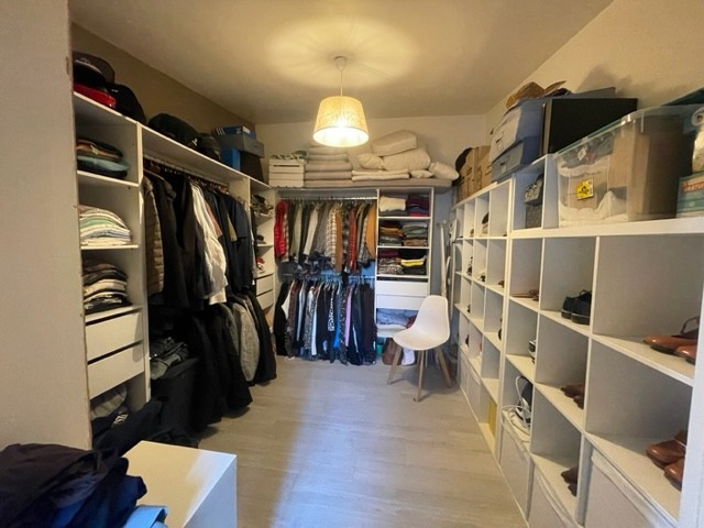 
                                                Vente
                                                 ensemble immobilier 170M²