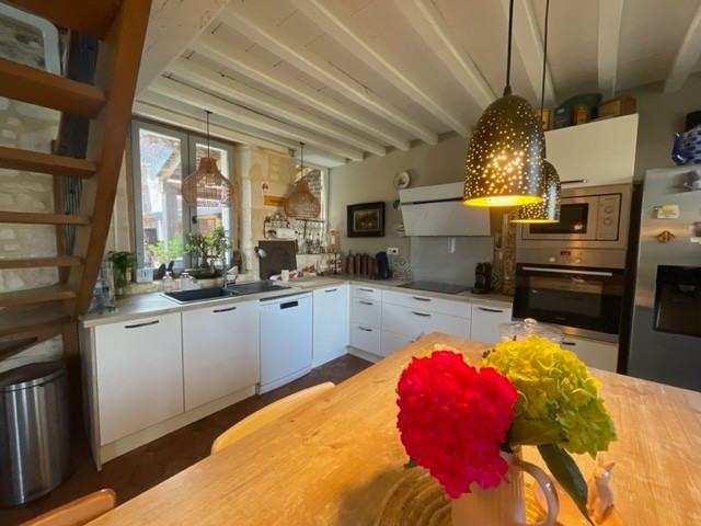 
                                                Vente
                                                 ensemble immobilier 170M²