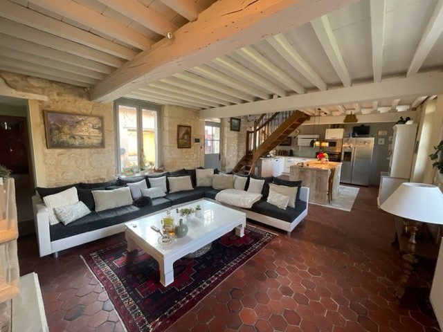 
                                                Vente
                                                 ensemble immobilier 170M²