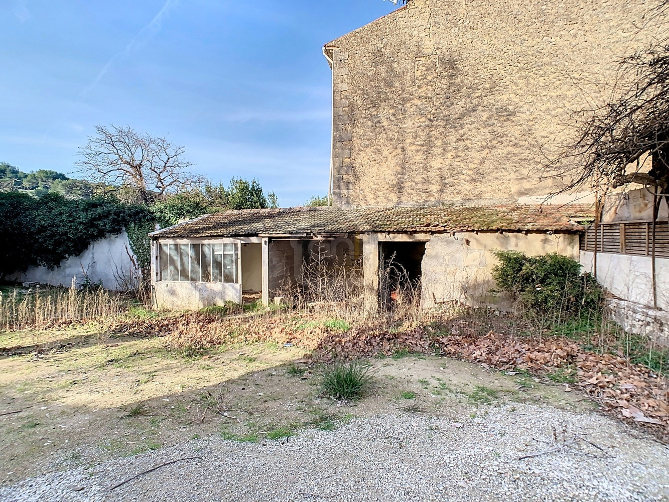 
                                                Vente
                                                 Ensemble immobilier avec terrain