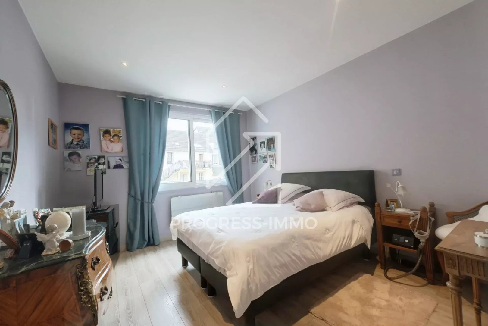 
                                                Vente
                                                 Ensemble Immobilier de 10 Logements et 1 Entrepôt au Centre-ville
