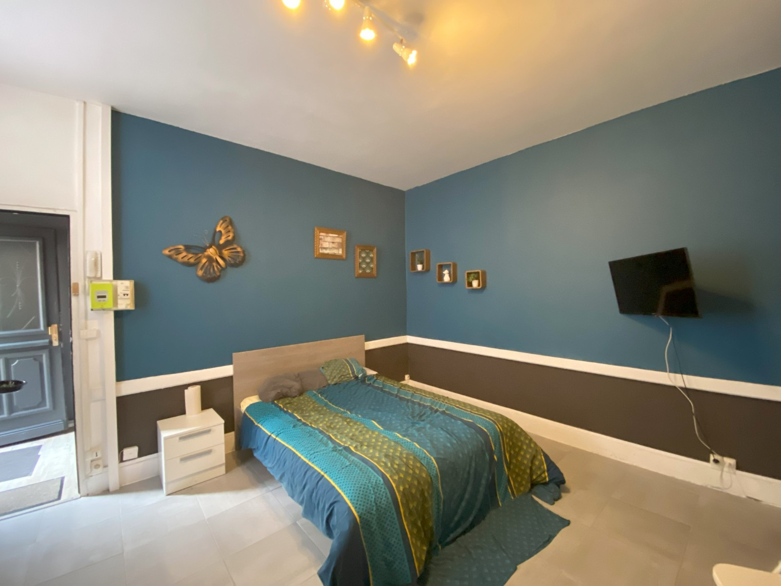 
                                                Vente
                                                 Ensemble immobilier - Forte rentabilité locative