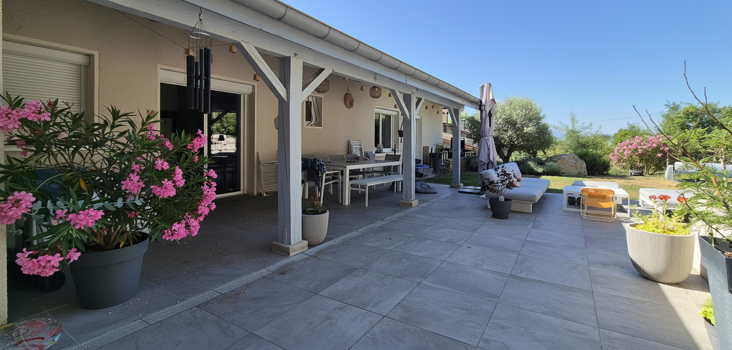 
                                                Vente
                                                 Ensemble maison 5 ch de 207 m² +  appartement T2 de 60 m²