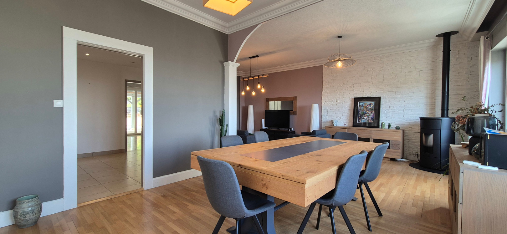 
                                                Vente
                                                 Ensemble maison 5 ch de 207 m² +  appartement T2 de 60 m²