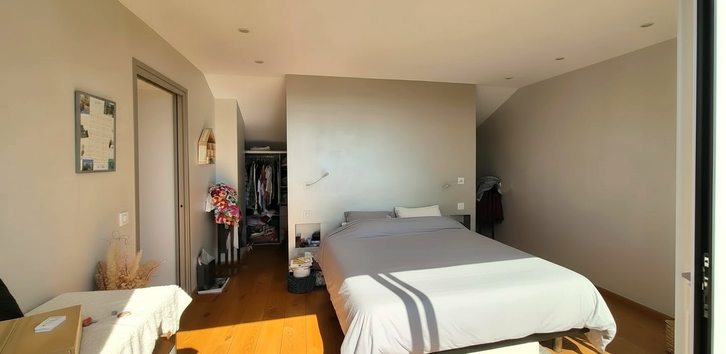 
                                                Vente
                                                 Ensemble maison 5 ch de 207 m² +  appartement T2 de 60 m²