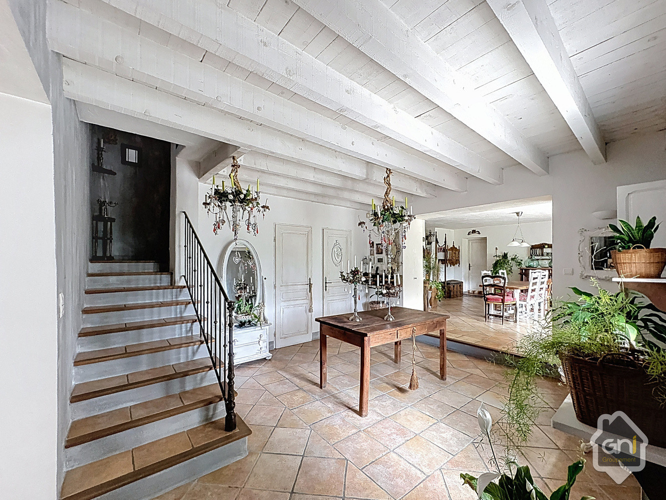 
                                                Vente
                                                 Entre Alpilles et Luberon, Mas d'exception.