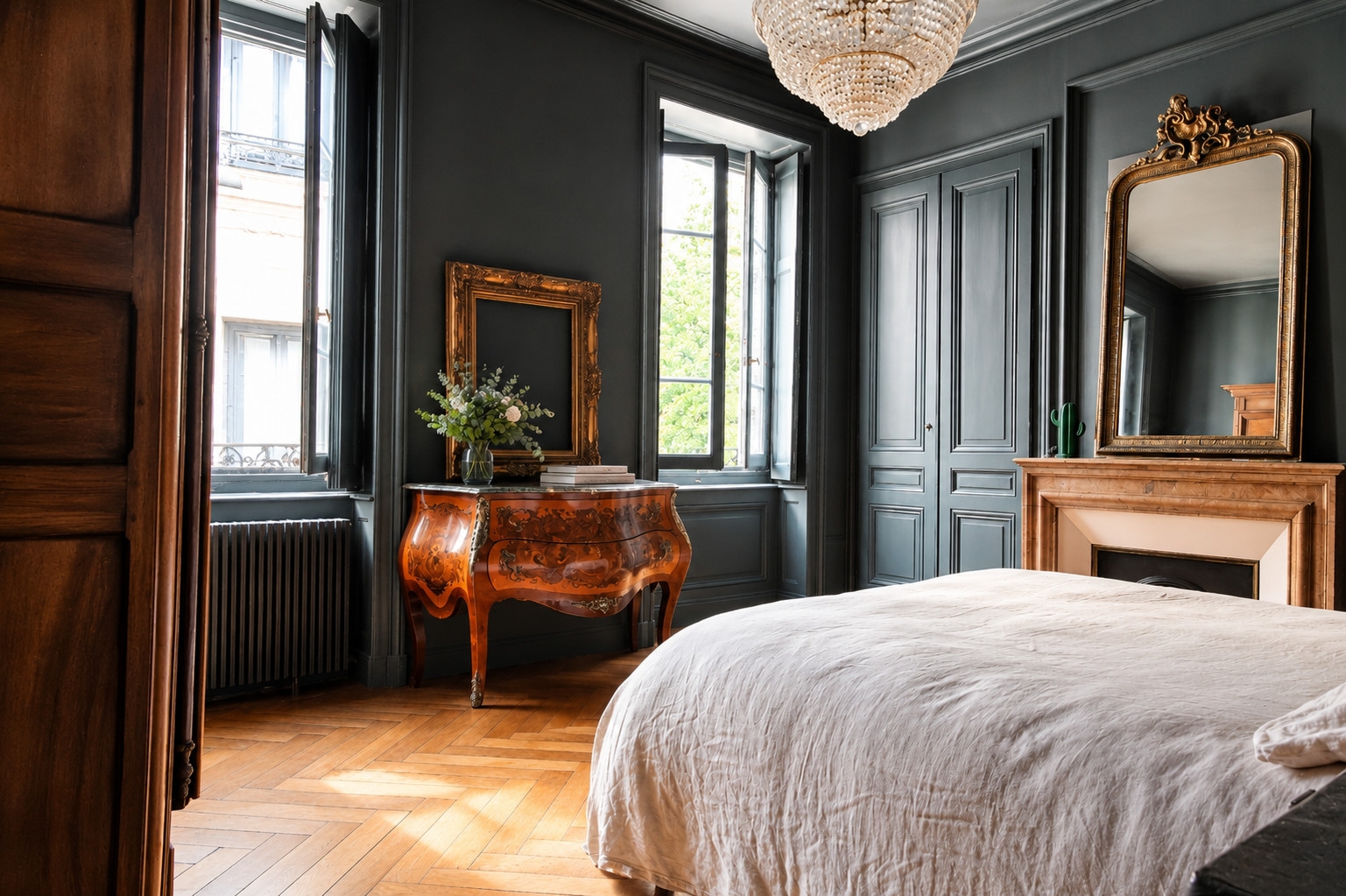 
                                                Vente
                                                 Entre Opéra et Cordeliers magnifique "Haussmannien"