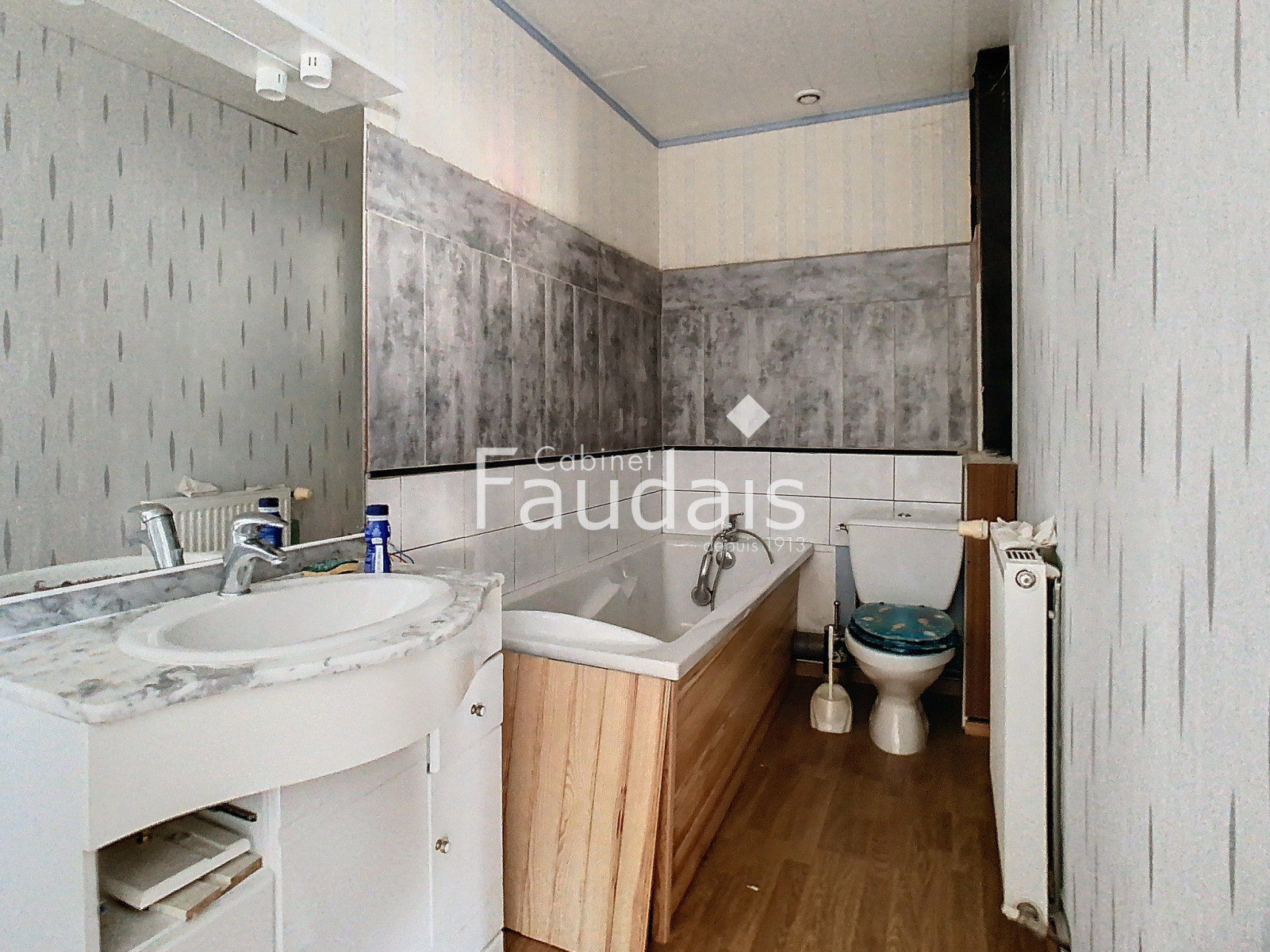 
                                                Vente
                                                 ENTRE SAINT-LO et COUTANCES 