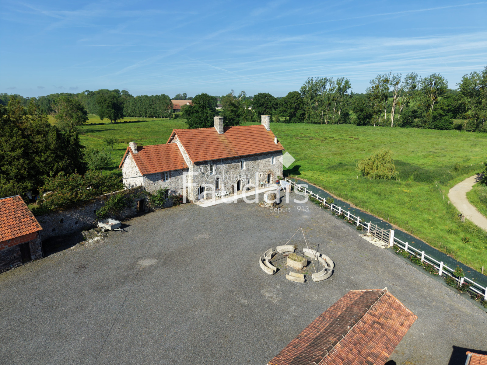 
                                                Vente
                                                 entre ST LO et ISIGNY