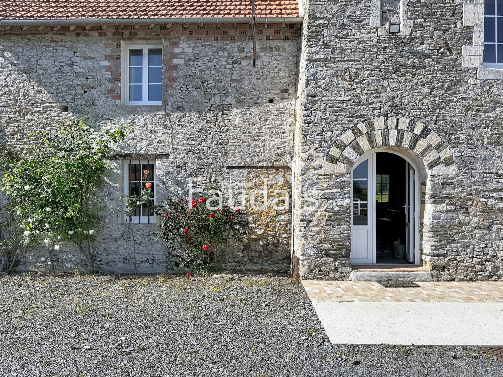 
                                                Vente
                                                 entre ST LO et ISIGNY