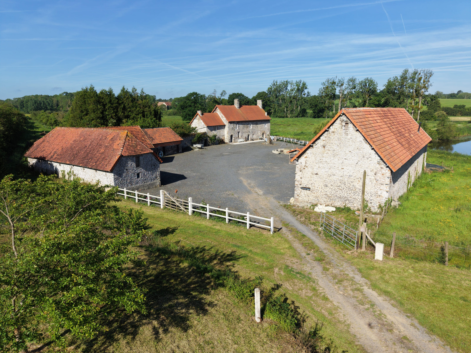 
                                                Vente
                                                 entre ST LO et ISIGNY