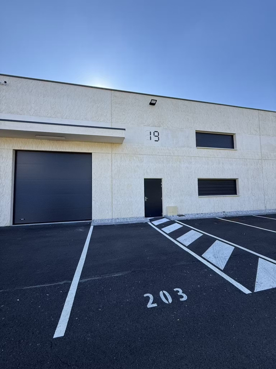 
                                                Vente
                                                 Entrepôt de 226m² à Saint-Germain-du-Puch