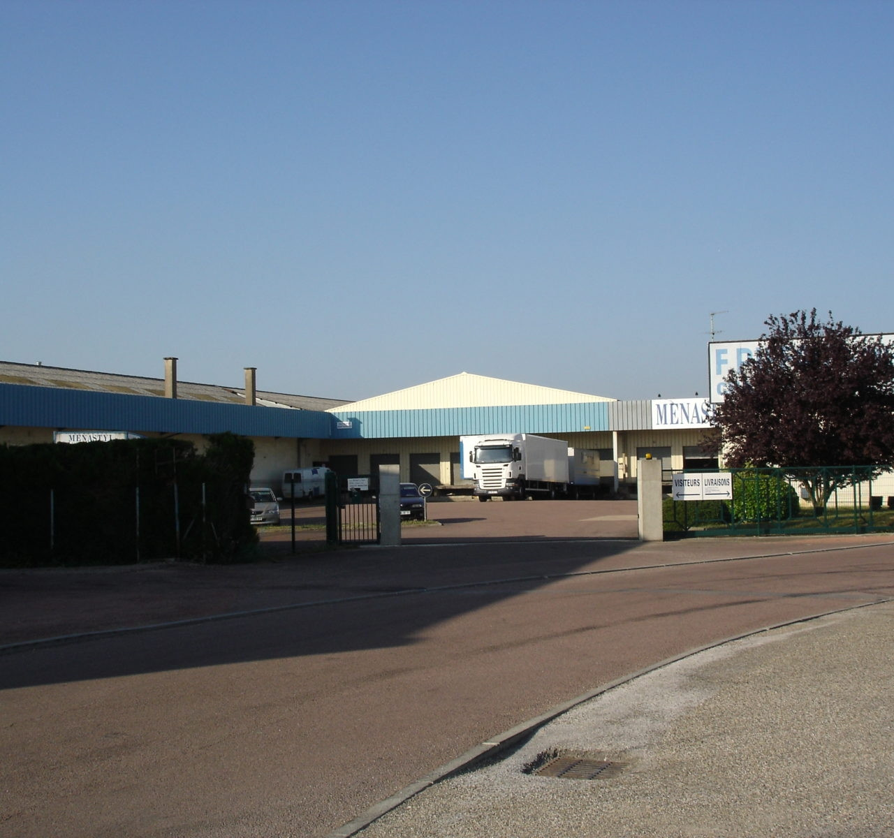 
                                                Location
                                                 Entrepôt d'une surface de 6 000 m² à vendre ou à louer - Sud Bourgogne