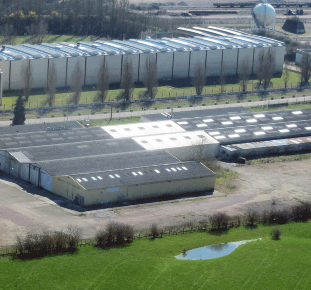 
                                                Vente
                                                 Entrepôt jusqu'à 5600 m² à vendre poche d'Auxerre dans l'Yonne