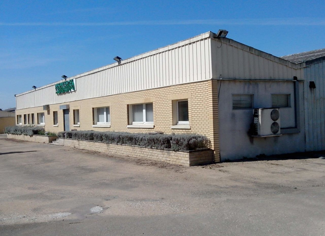 
                                                Vente
                                                 Entrepôt jusqu'à 5600 m² à vendre poche d'Auxerre dans l'Yonne