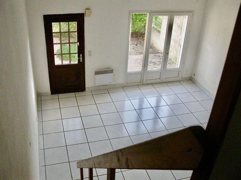 
                                                Location
                                                 Environnement calme et arboré.