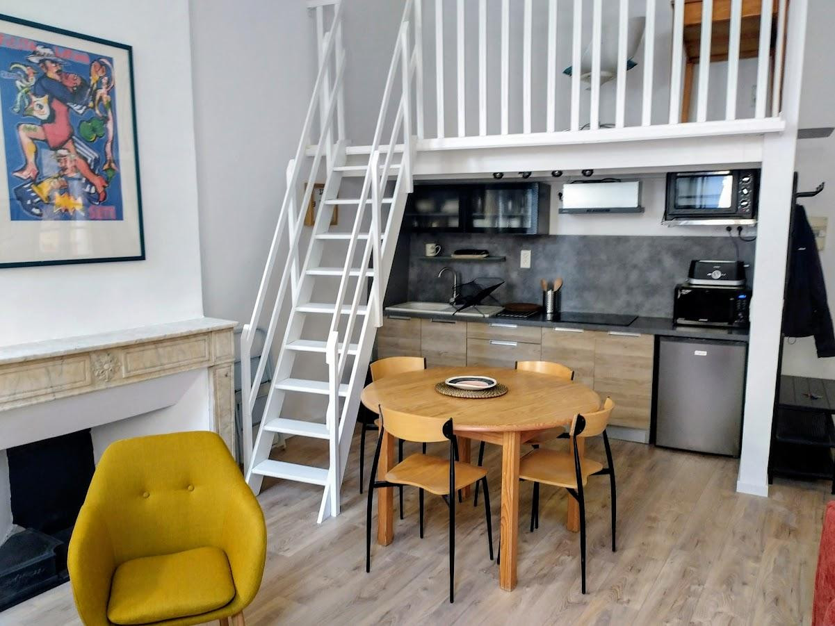 
                                                Location
                                                 Espace cosy au cœur de l'Ecusson