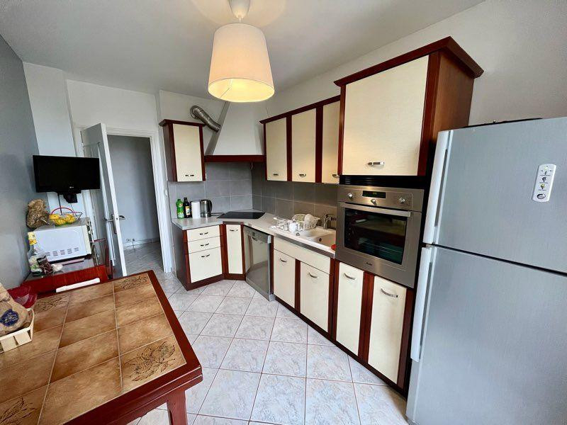 
                                                Colocation
                                                 Espace privatif meublé de 20 m² – Secteur Parilly