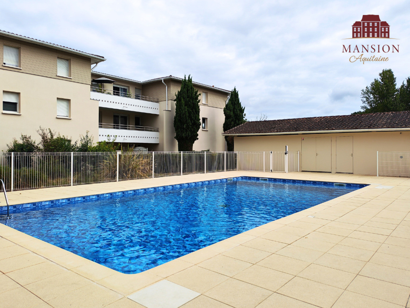 
                                                Vente
                                                 Esprit vacances  : T3 avec piscine