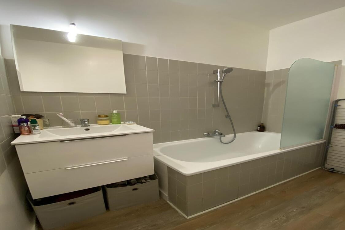 
                                                Location
                                                 Estelle