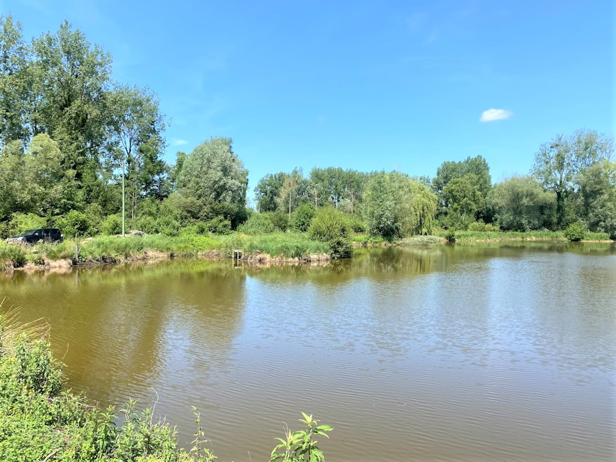 
                                                Vente
                                                 ETANG AVEC CHALETS PROCHE ABBEVILLE SOMME