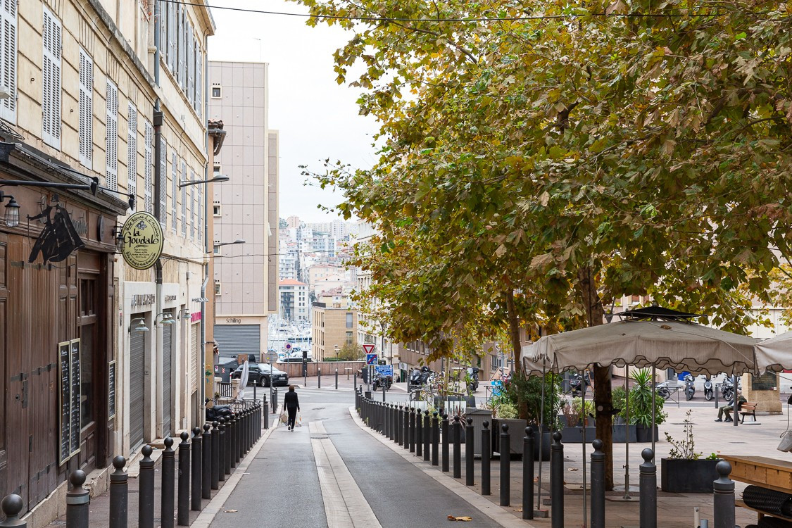 
                                                Location
                                                 Evêché