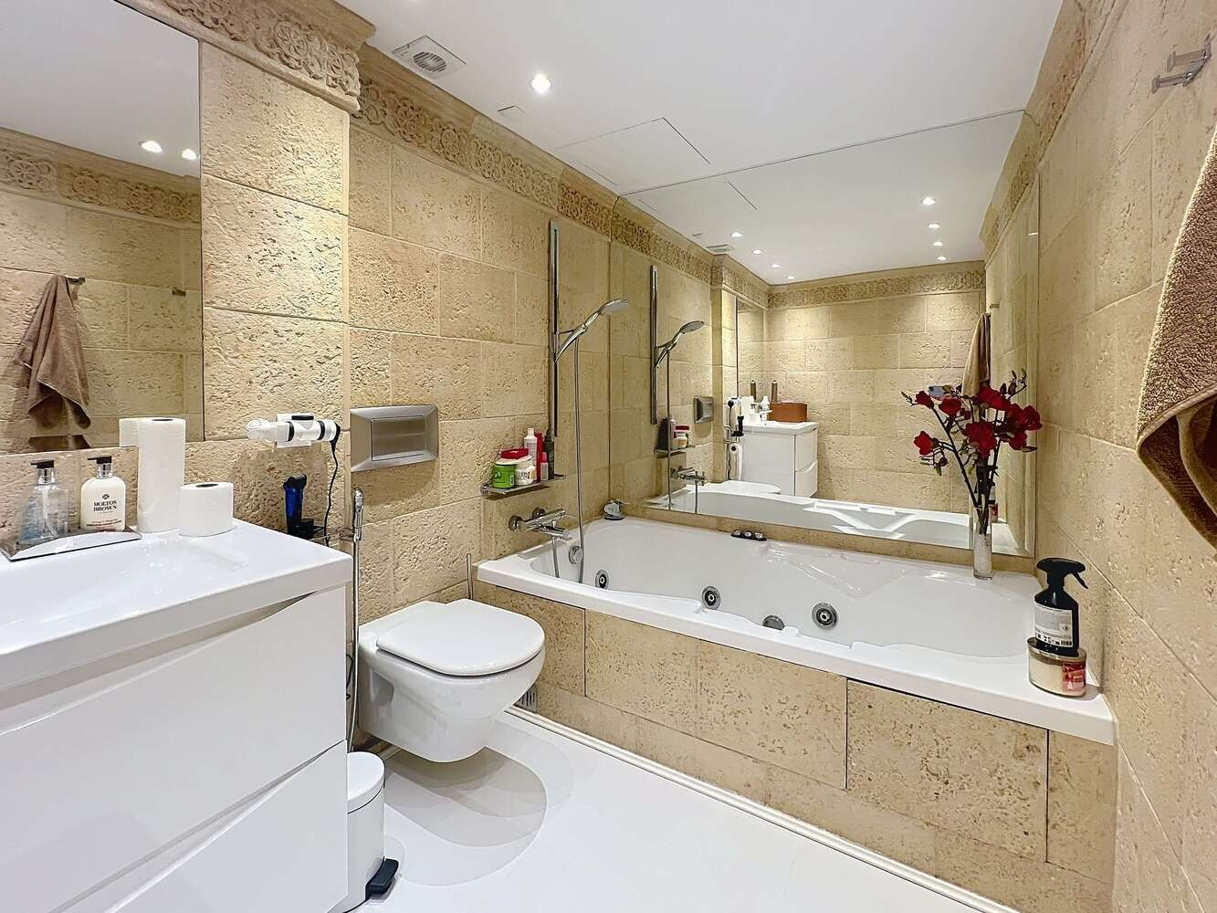 
                                                Vente
                                                 Exceptionnel 1ère ligne mer