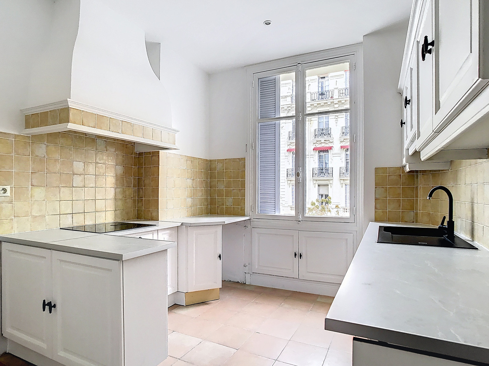 Location
                                                 Exceptionnel appartement bourgeois sur Cimiez