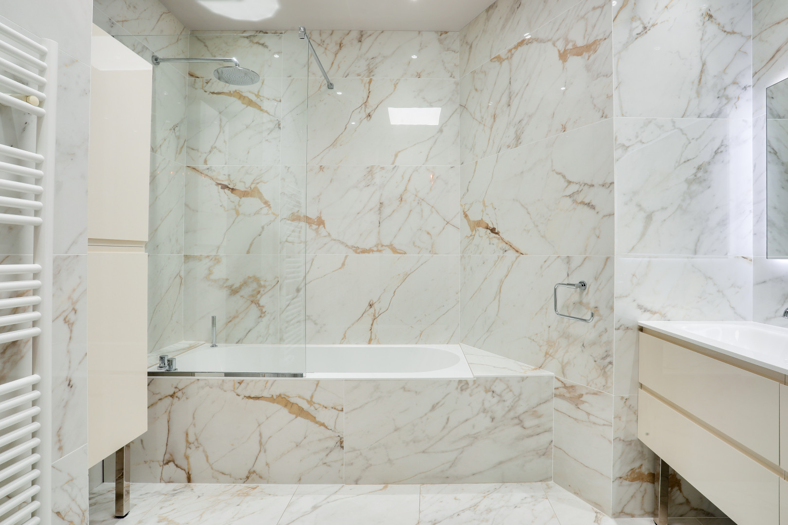 
                                                Vente
                                                 Exceptionnel appartement de 171 m2 situé au coeur du quartier des Musiciens avec vue sur les jardins Mozart