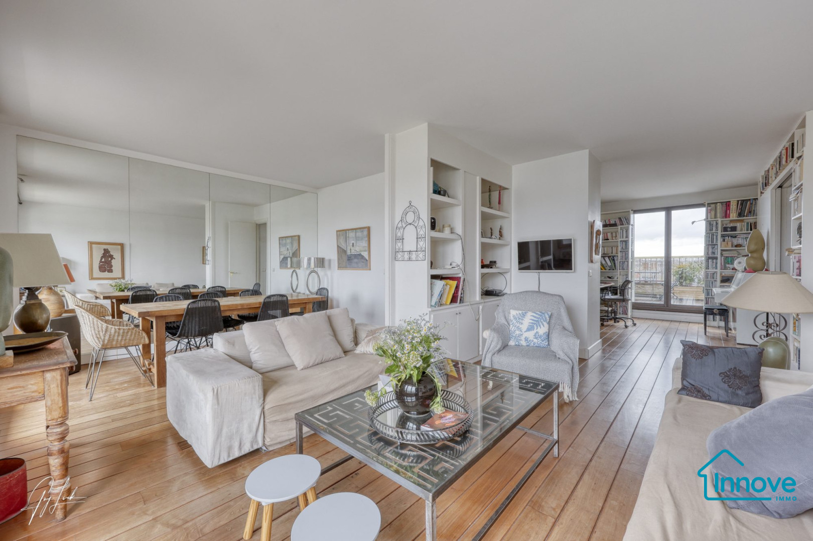 
                                                Vente
                                                 Exceptionnel duplex à vendre au dernier étage avec terrasse et