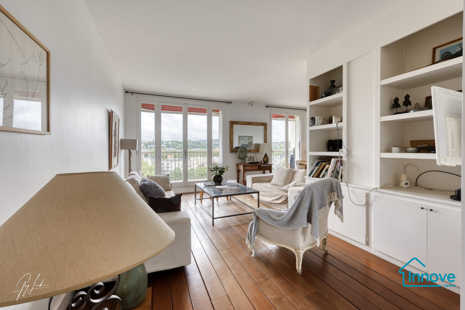 
                                                Vente
                                                 Exceptionnel duplex à vendre au dernier étage avec terrasse et