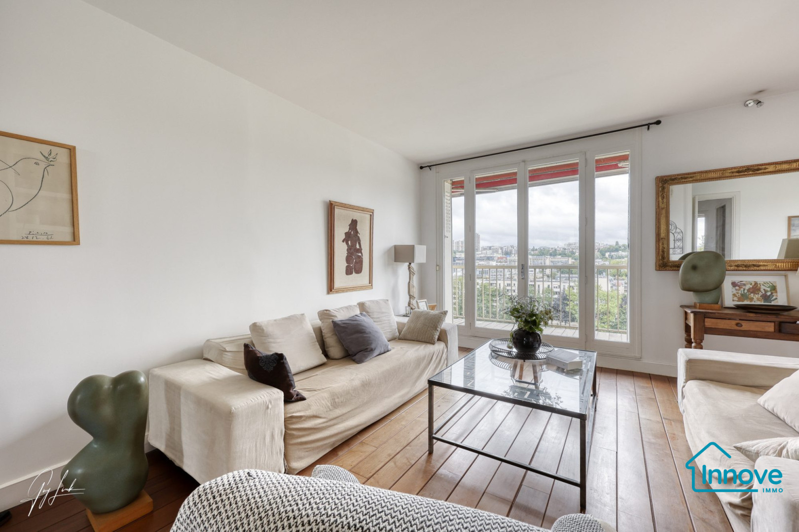 
                                                Vente
                                                 Exceptionnel duplex à vendre au dernier étage avec terrasse et